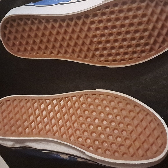 Shoes - Picture 3 of 4